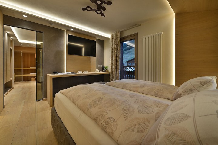 Room 91 of 211