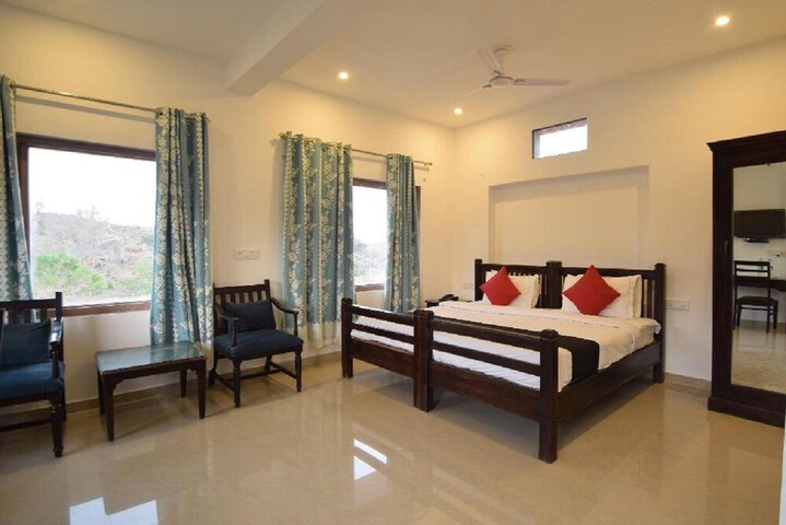Room 9 of 90
