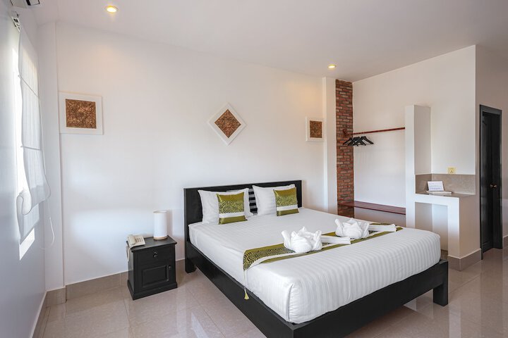 Room 9 of 35