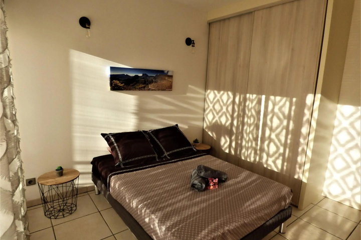 Room 2 of 9