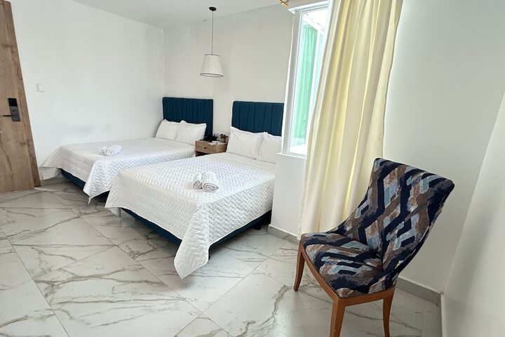 Room 26 of 100