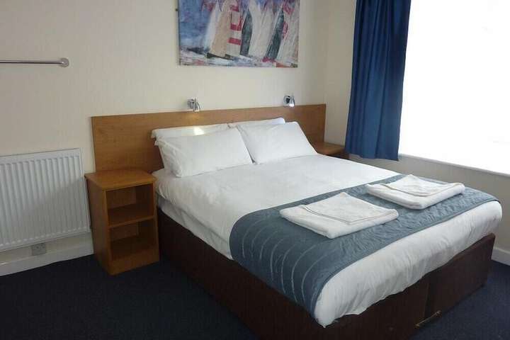 Room 8 of 11