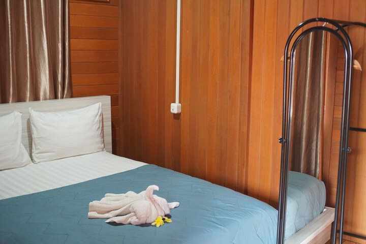 Room 13 of 42
