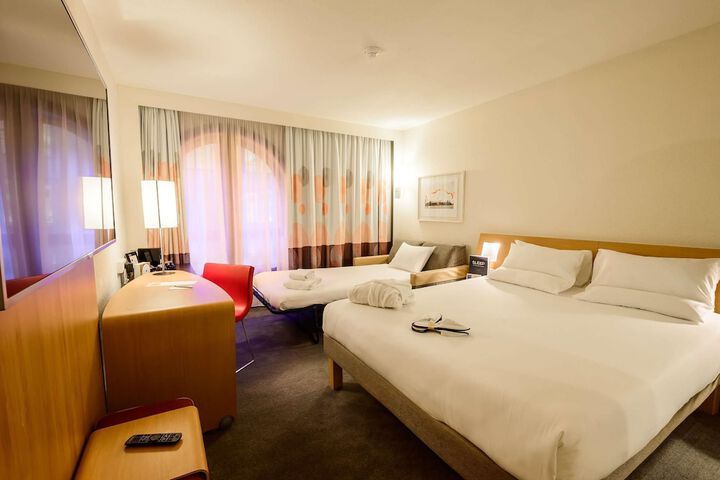 Hotel Interior 52 of 146