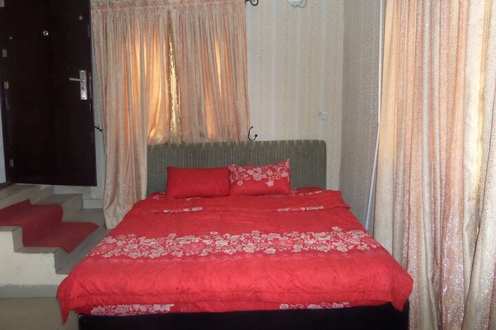 Room 3 of 13