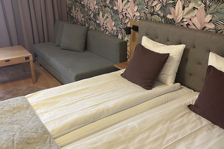 Room 30 of 89
