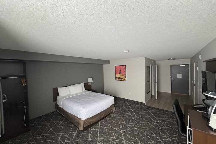 Room 16 of 36