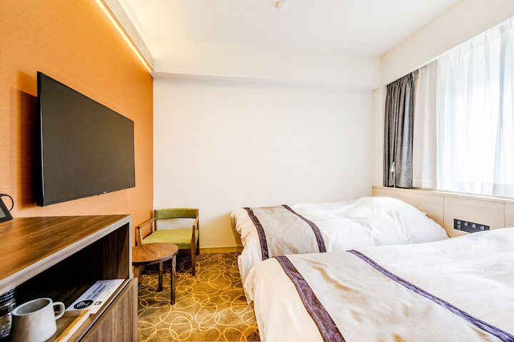 Room 13 of 49