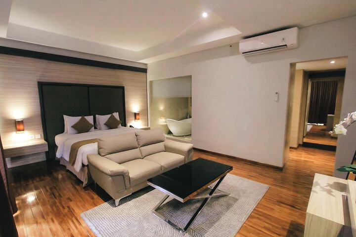 Room 12 of 46