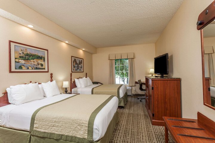 2 Double Beds (6 of 9)