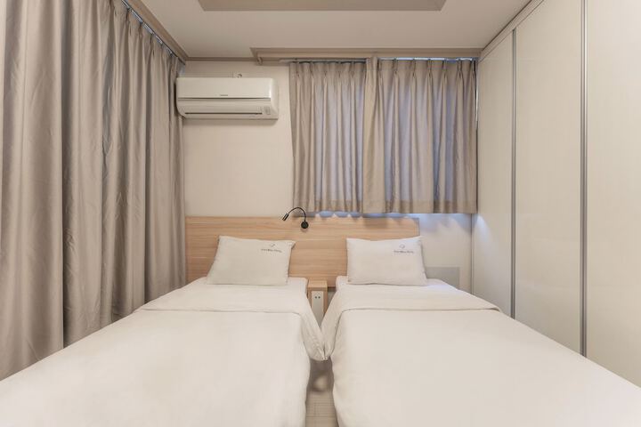 Room 45 of 66