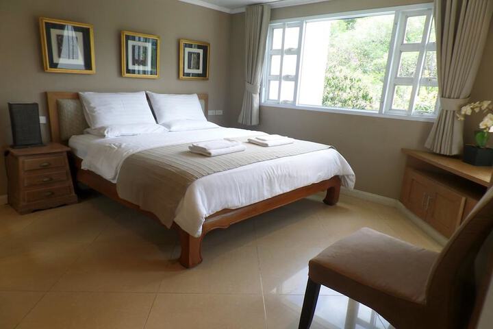 Room 8 of 47