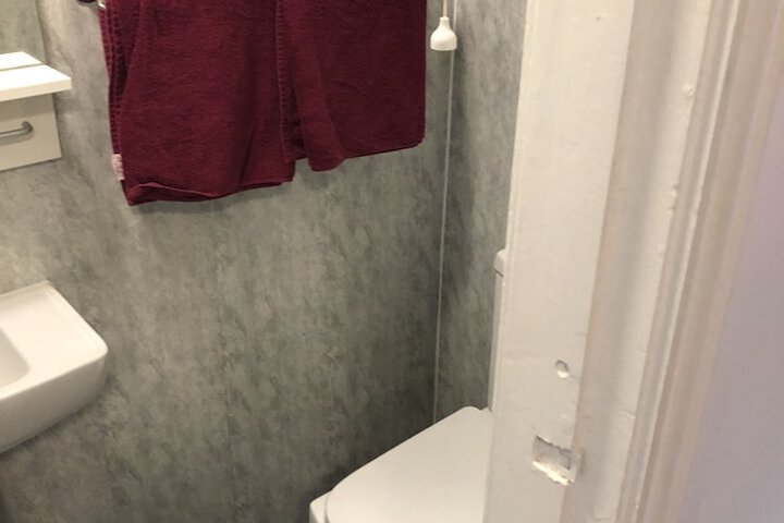 Room 18 of 33