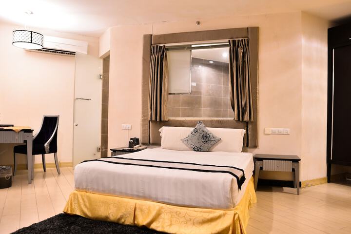 Room 15 of 82