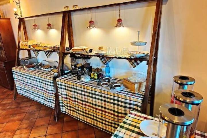 Breakfast/Coffee Service 88 of 98
