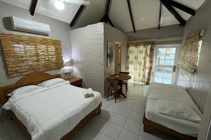 Room 2 of 44