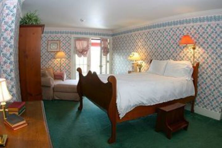 Room 27 of 69