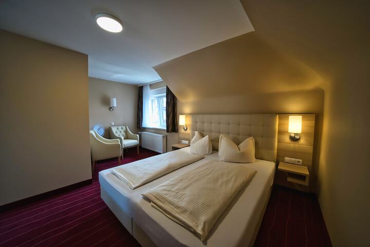 Room 7 of 62