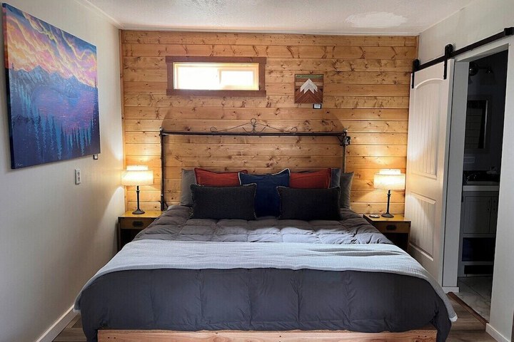 Room 3 of 12