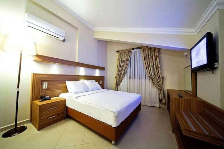 Room 5 of 24