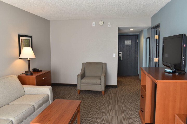 Room 33 of 70