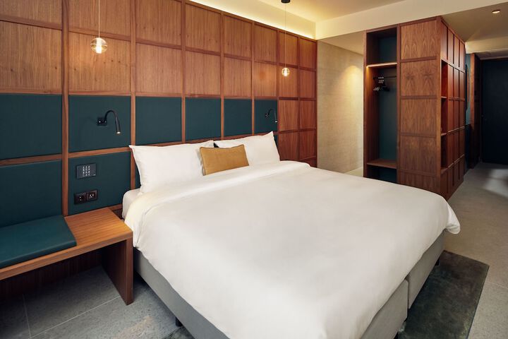 Room 10 of 58