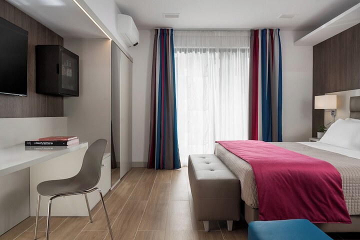 Room 26 of 85