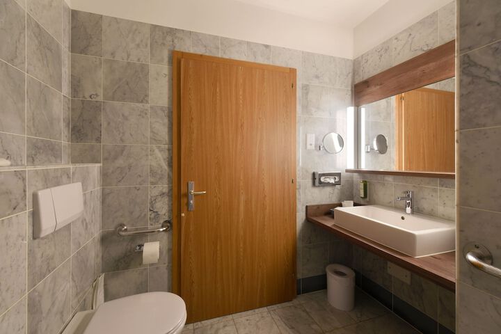 Room 44 of 71