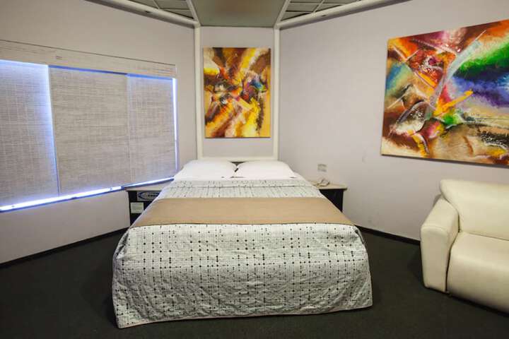 Room 35 of 81