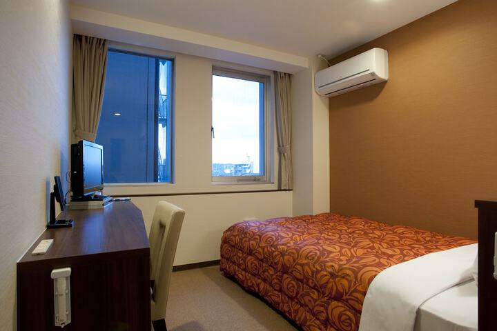 Room 8 of 39