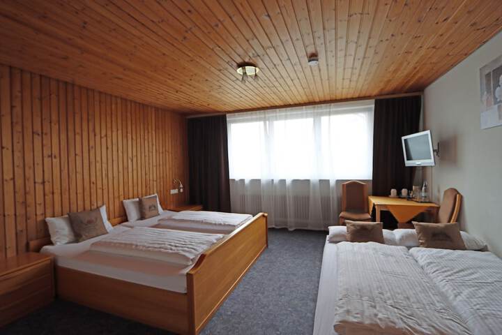 Room 47 of 121