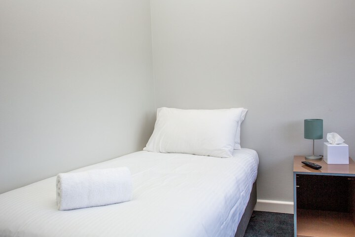Room 3 of 25