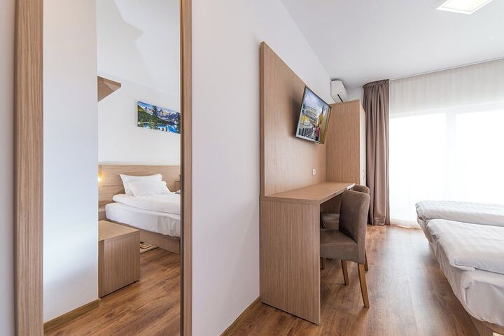 Room 16 of 73
