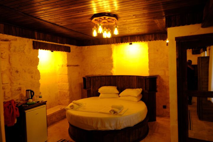 Room 3 of 46