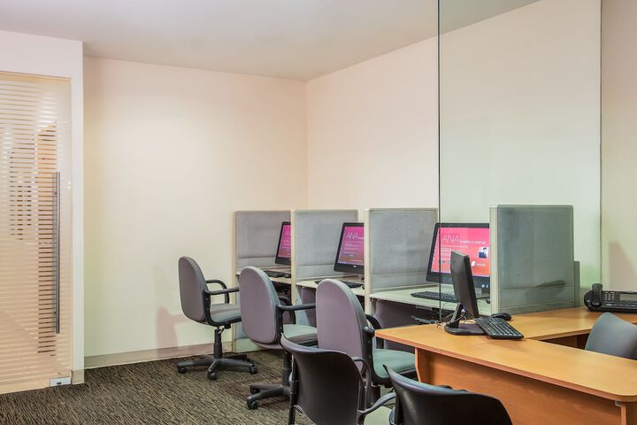 Business Center 34 of 39