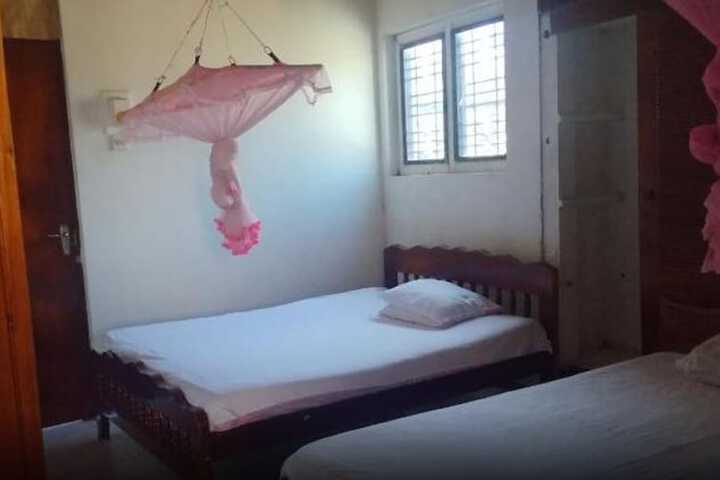 Room 3 of 8