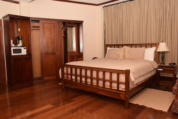 Room 7 of 48