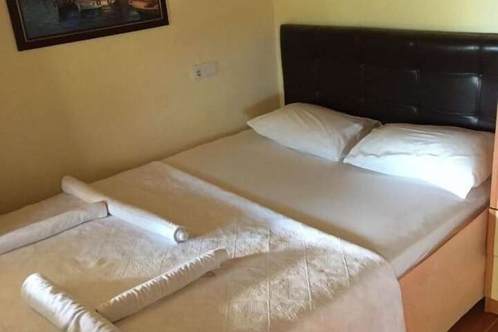 Room 8 of 24