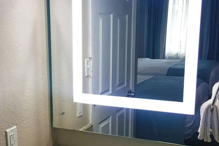 Room 15 of 20
