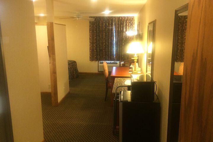 Room 6 of 43