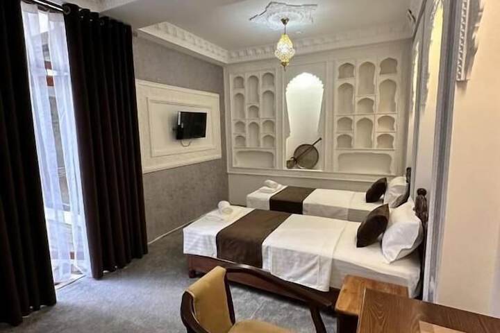 Room 5 of 25