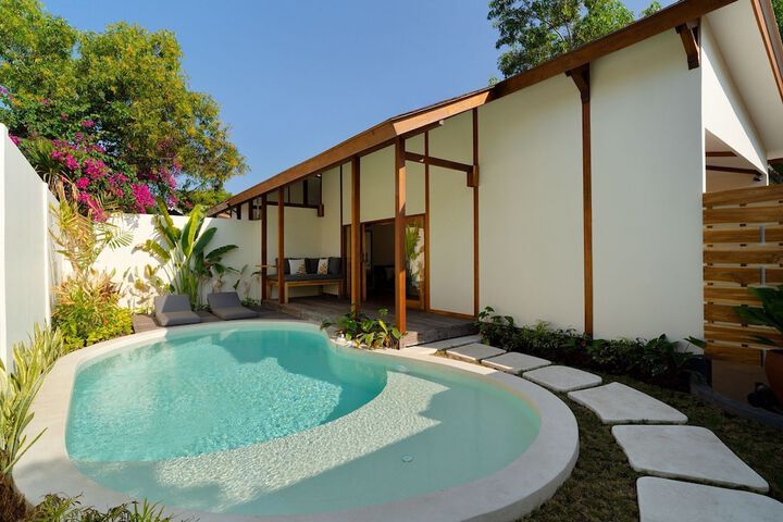 Hotel Pool