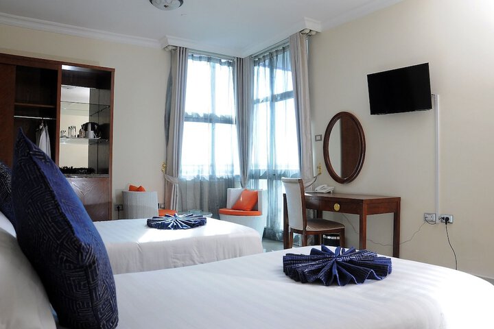 Room 3 of 27