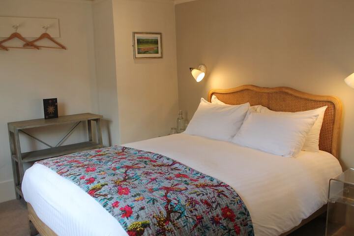 Room 4 of 41
