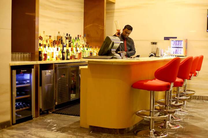 Lounge 50 of 61