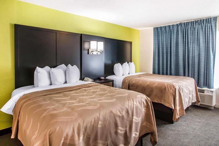 2 Double Beds (4 of 13)