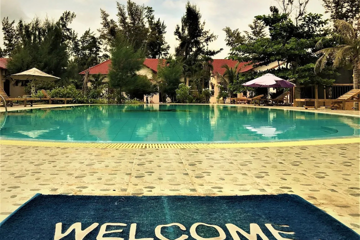 Pools & Facilities