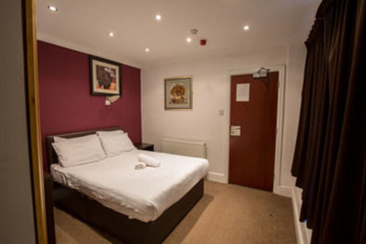 Room 21 of 37