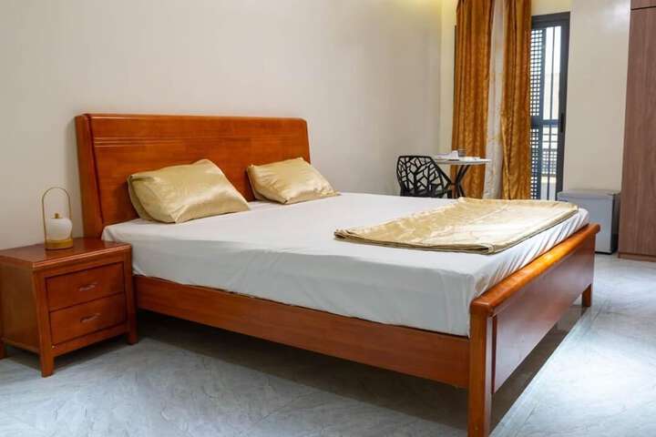 Room 7 of 34