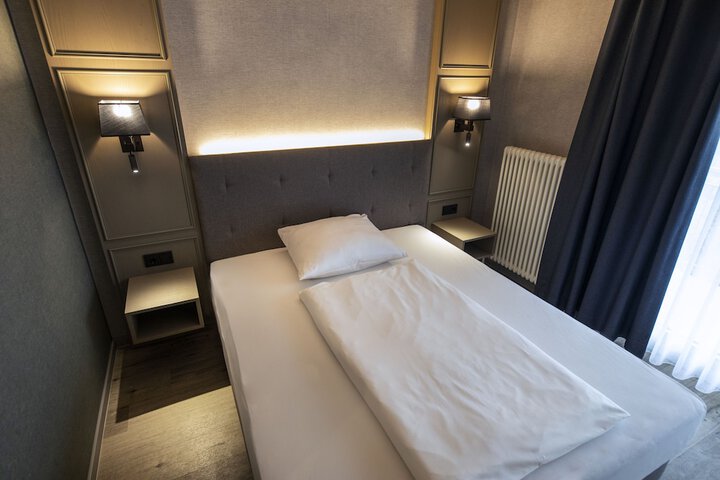 Room 44 of 88